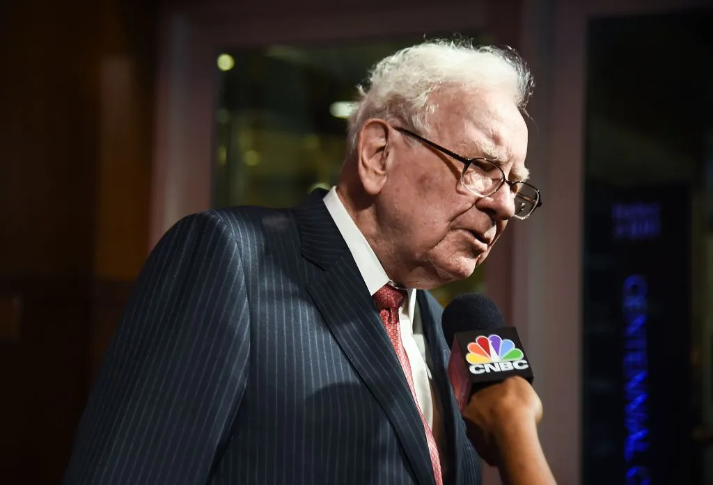 Warren Buffett’s Grocery Habits: 3 Smart Spending Lessons